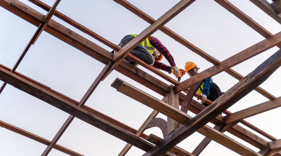 Professional residential roofers in Coralville, IA